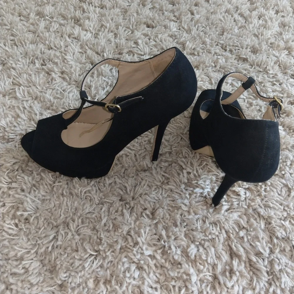 Charming Charlie‎ platform heels